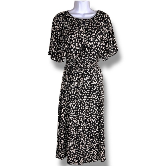 Small H&M Black White Floral Print Peasant Dress Smocked Waist Accent - Picture 1 of 13